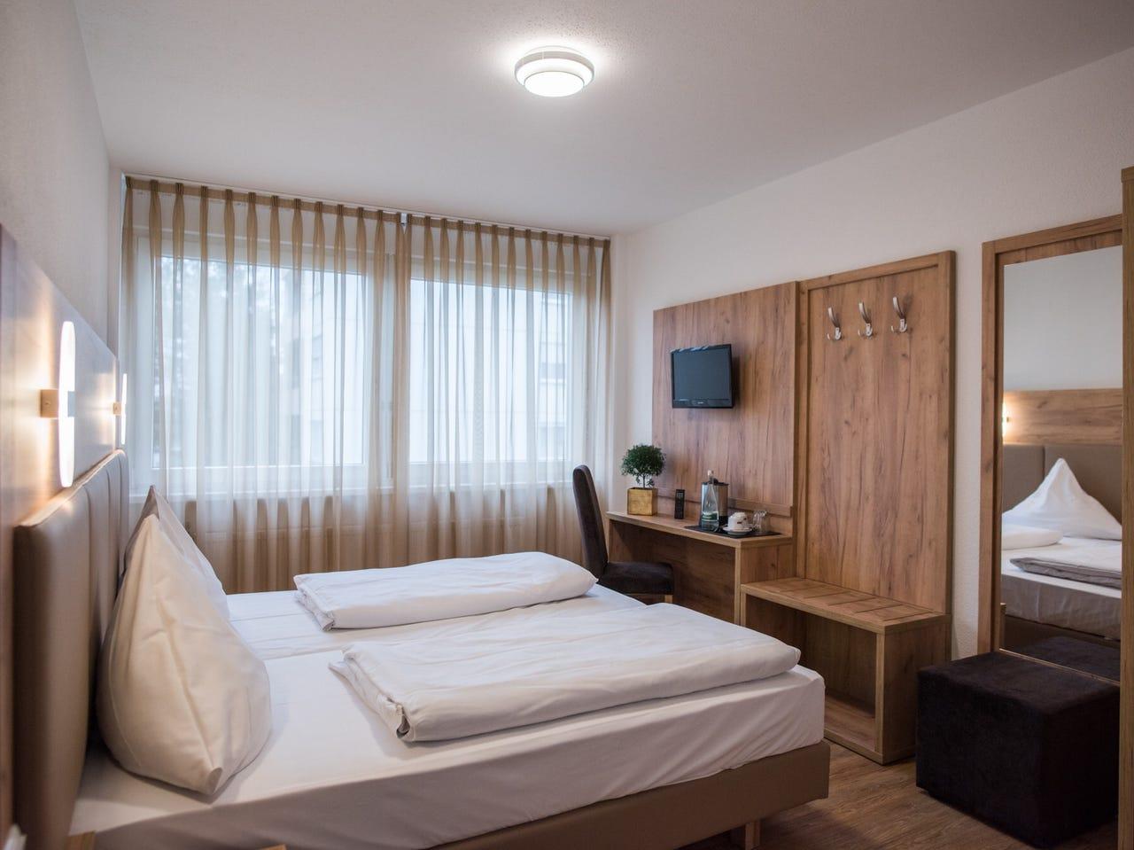 Hotel Leo Eggenstein-Leopoldshafen Ngoại thất bức ảnh