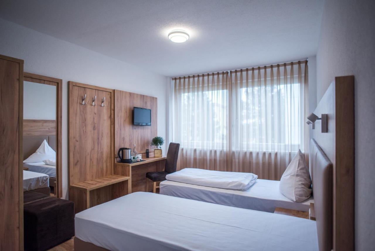 Hotel Leo Eggenstein-Leopoldshafen Ngoại thất bức ảnh